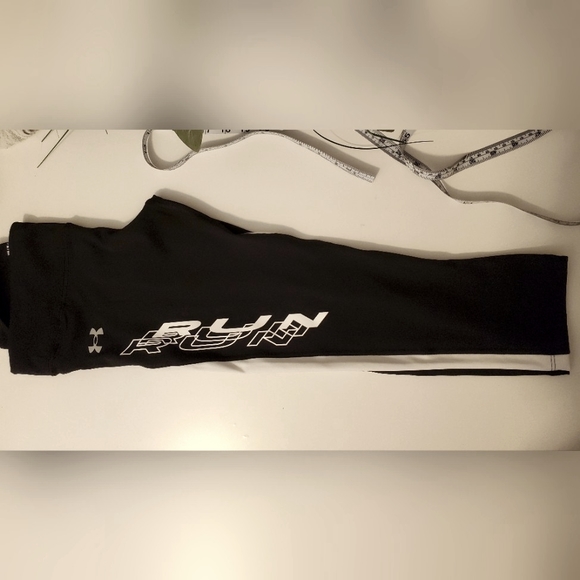 Under Armour Heatgear Compression Runners Size Medium NWOT - Picture 1 of 6